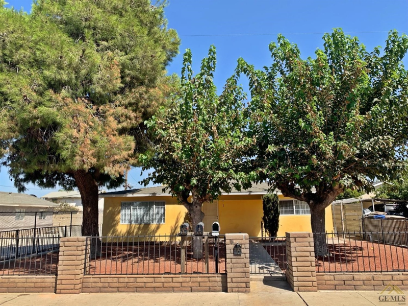 Bakersfield Multiplex: 3312 Elda Ave