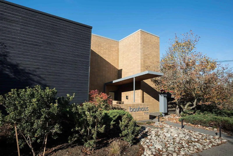 Seattle Apartment: 7113 California Ave SW