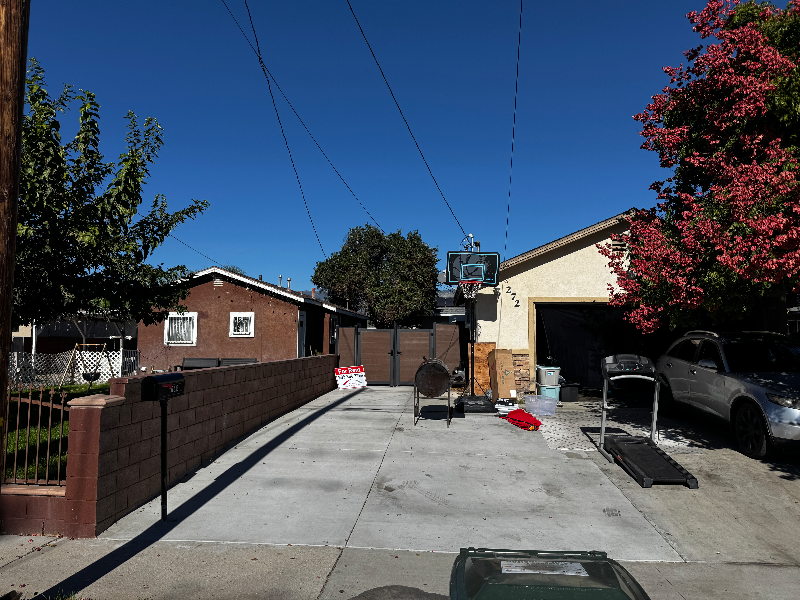 San bernardino House: 276 E 2nd st