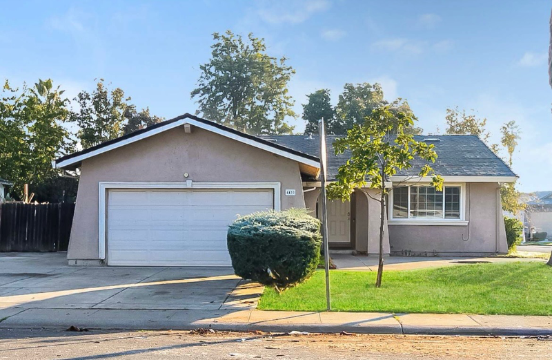 Sacramento House: 4433 Bollenbacher Ave