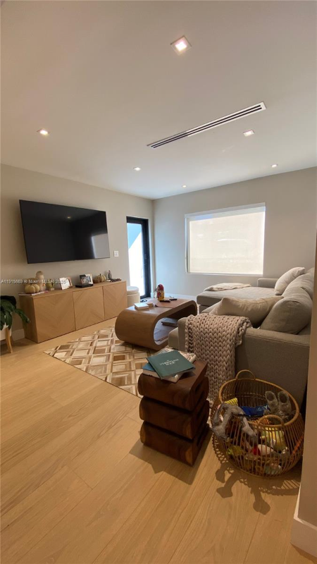 Miami House: 1277 SW 19th St