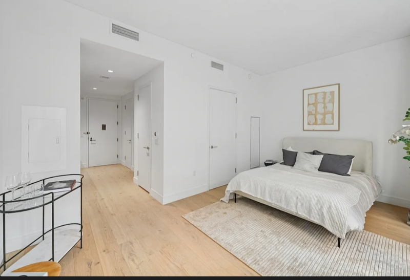 New York Apartment: W. 43rd St , 9th Ave