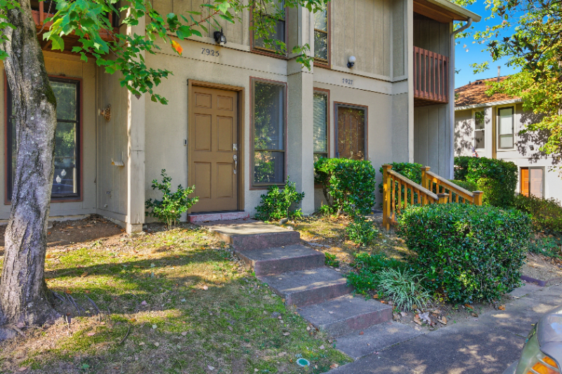 Charlotte Townhome: 7925 Charter Oak Ln