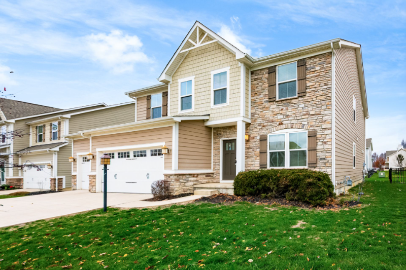 Lewis center House: 245 Ensigns Ln