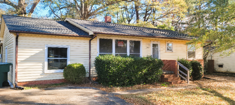 Gastonia House: 1542 E Perry St