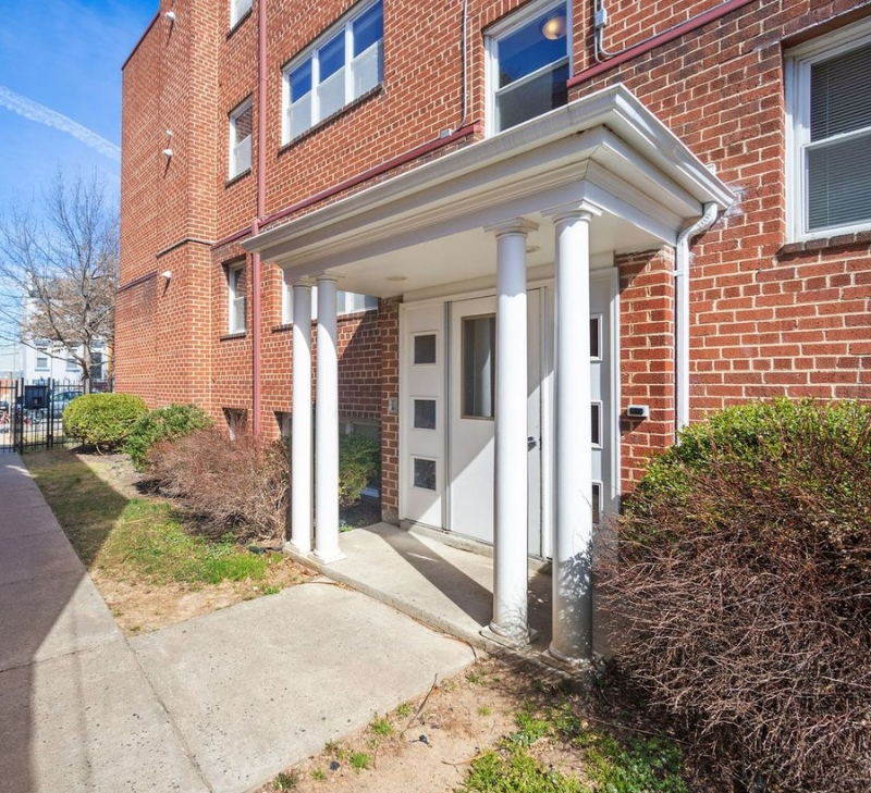 washington Condo: 526 Kenyon st