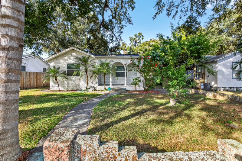 Saint Petersburg Multiplex: 3525 50th Ave N