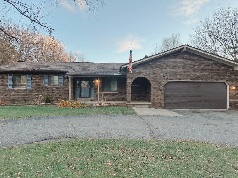 New Hudson House: 59415 Grand River Ave