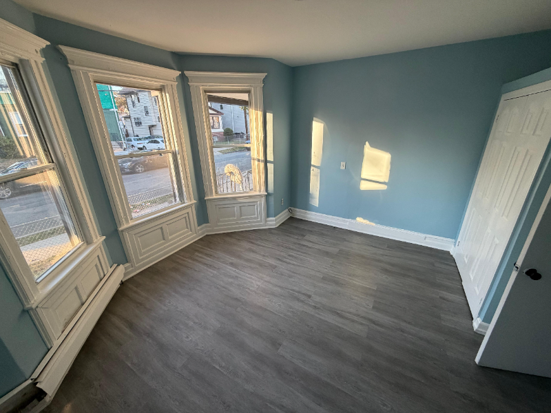 Newark Multiplex: 106 N Munn Ave