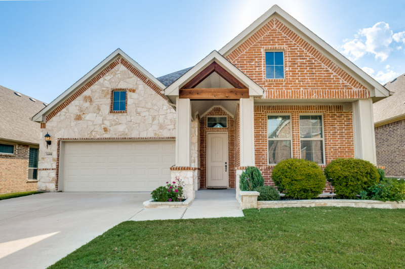 Euless House: 1608 Grace Drive