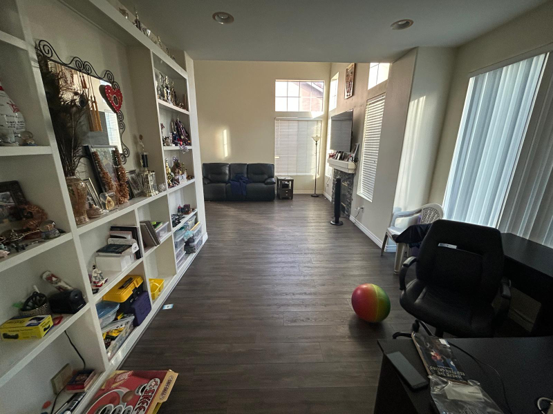 Simi Valley House: 6016 Sunflower St