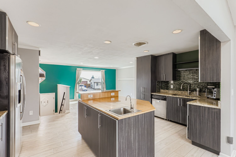 Denver House: 8293 Gaylord St