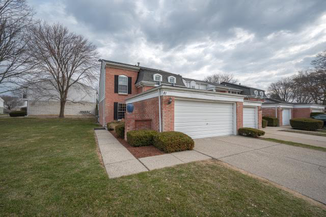 Rochester Hills Condo: 81 Stratford Manor