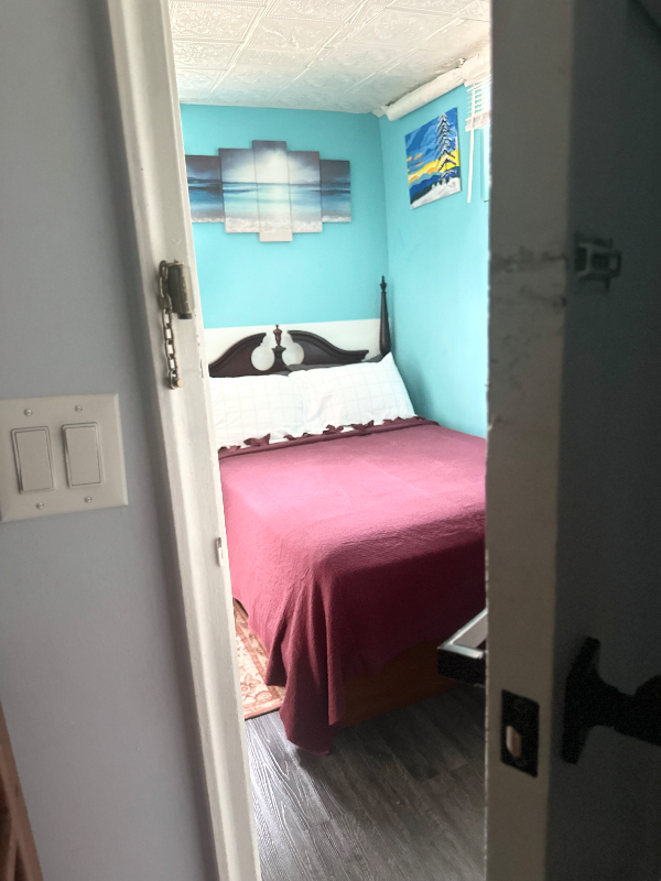 Yonker House: 5 Hardy place