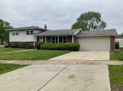 Oak Lawn House: 4936 W 107st St