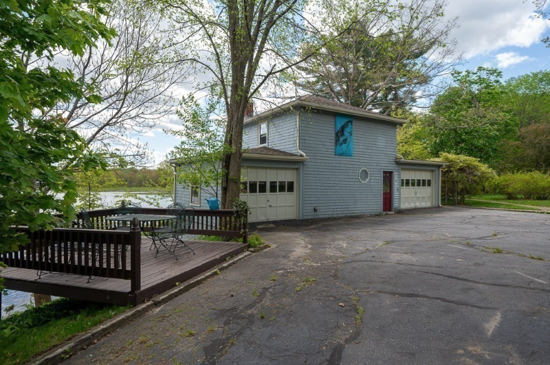 Uxbridge Apartment: 98 Linwood St. (98B)