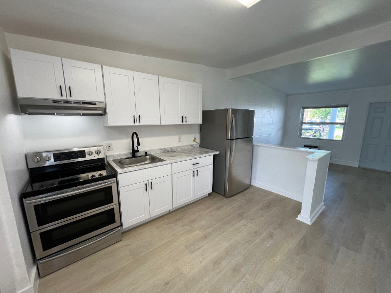 BOYNTON BEACH Apartment: 320 NE 13 AVE