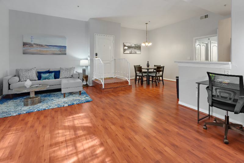 Los Angeles Condo: 7037 La Tijera Blvd