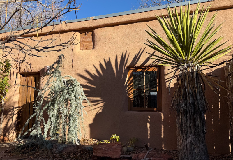 Santa Fe House: 824B Canyon Road