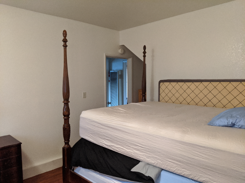 Sunnyvale House: 934 E Duane Ave