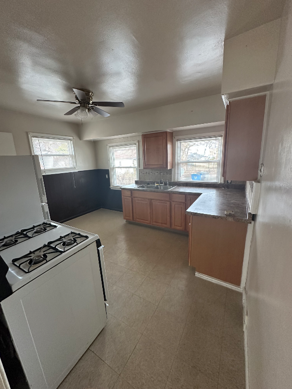 Inkster House: 795 Sunningdale