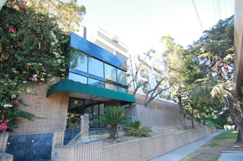 Los Angeles Apartment: 3949 Los Feliz Blvd
