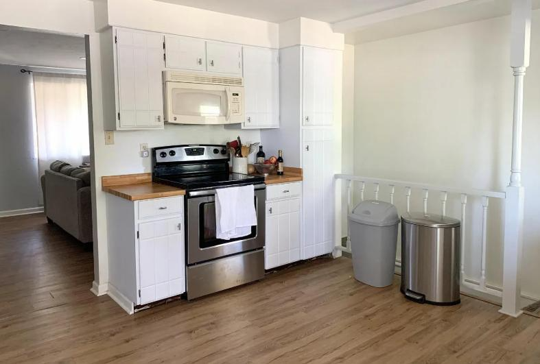 Denver House: 8490 Benton Street, Arvada,