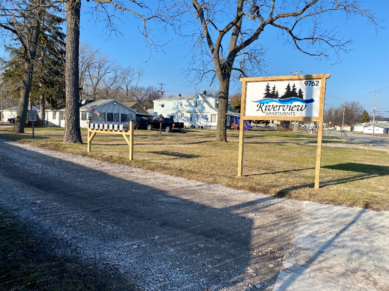 Clay Apartment: 9762 N River Rd.