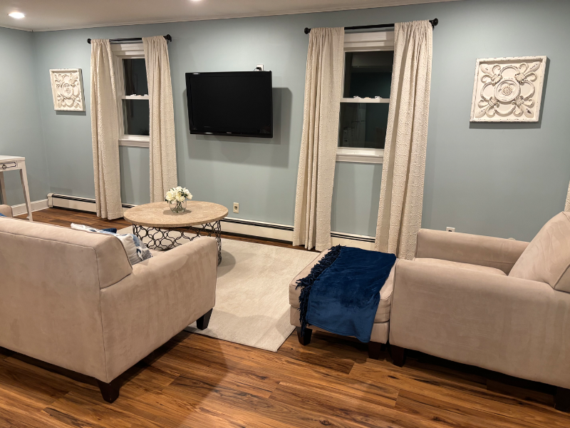 Wakefield House: 10 Roosevelt Rd.