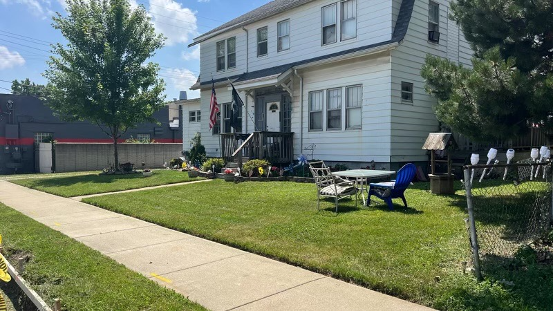 Eastpointe Multiplex: 22727 Rein Avenue