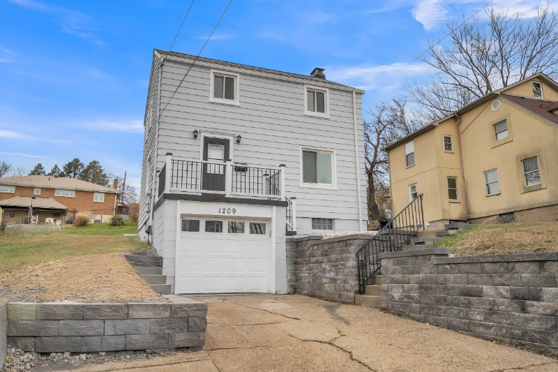 Pittsburgh House: 1209 Cloverfield Dr