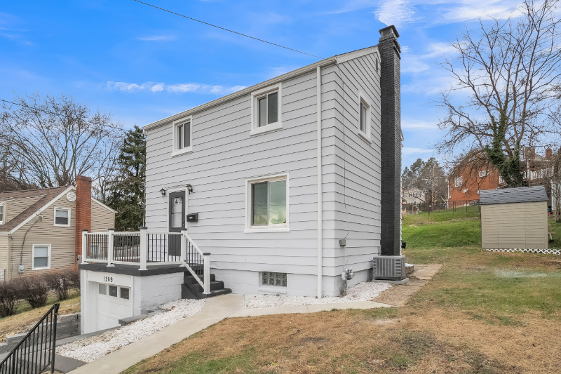 Pittsburgh House: 1209 Cloverfield Dr