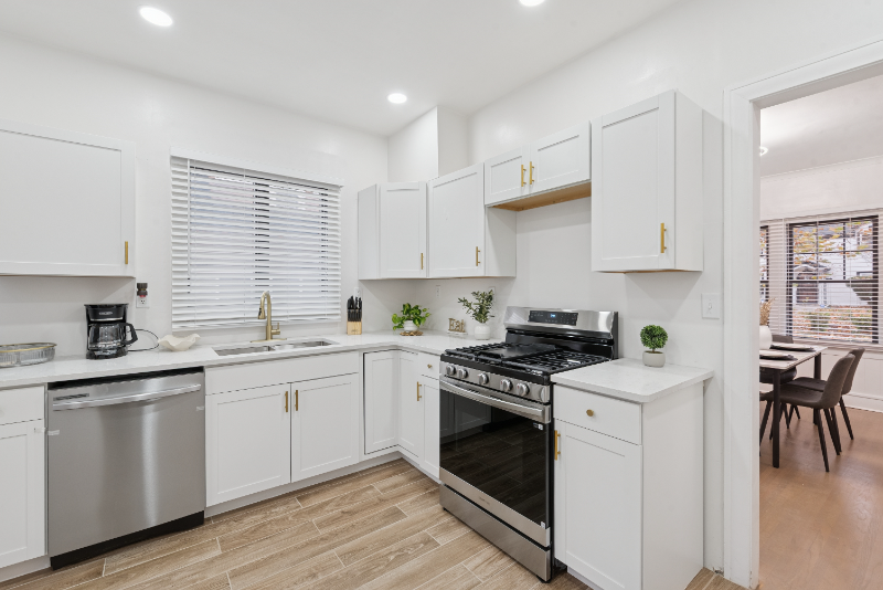 Toledo House: 1937 Foster ave