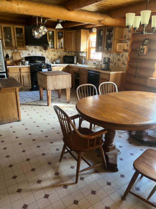 Hamilton House: 502 Snowberry Lane