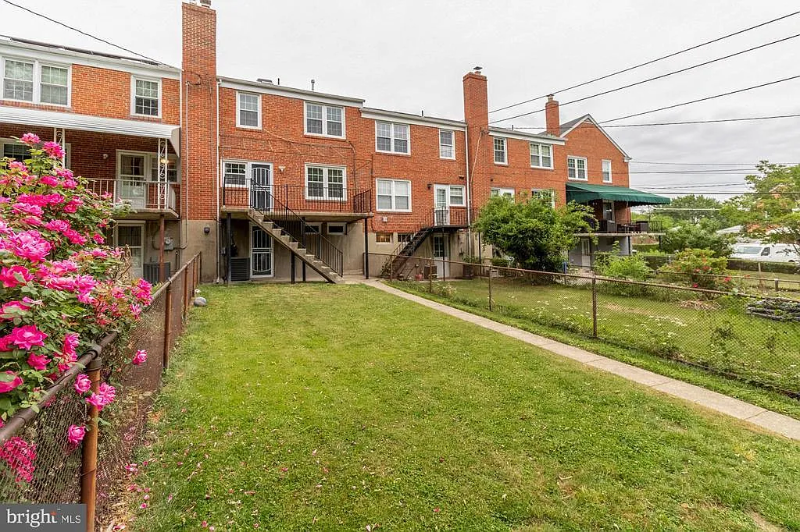 Towson Townhome: 1583 Doxbiry Rd