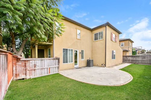 Inglewood House: 9175 S Cullen Way