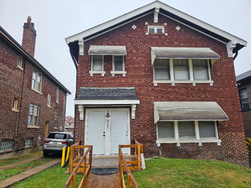 SAINT LOUIS Multiplex: 4645 SHIRLEY PLACE