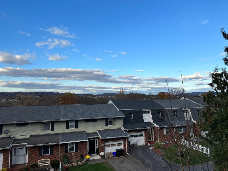 Easton Townhome: 235 vista Drive