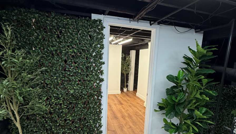 Derry Multiplex: 82 W Broadway