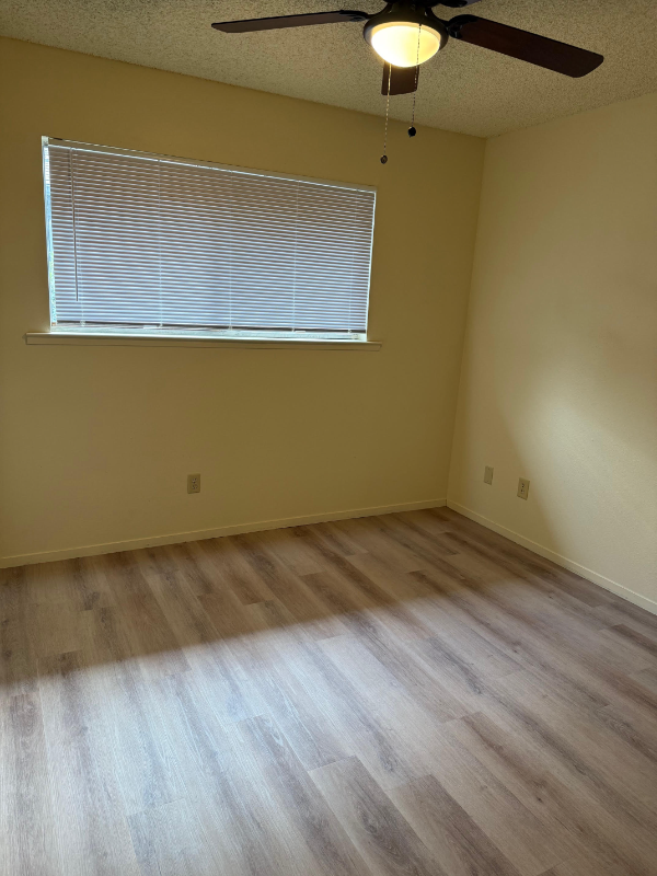 Hanford Apartment: 310 Center Street