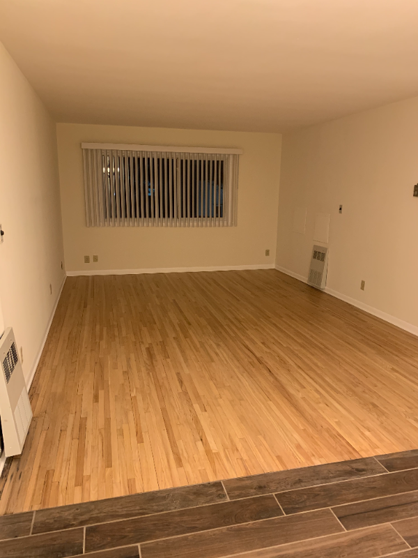 St. Paul Apartment: 689 snelling ave s.