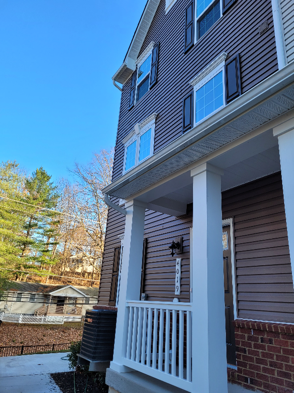 triangle Townhome: 4019 holcomb way