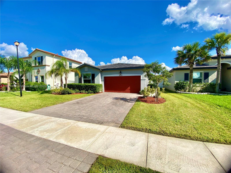 PORT ST. LUCIE House: 7879 NW Greenbank Cir