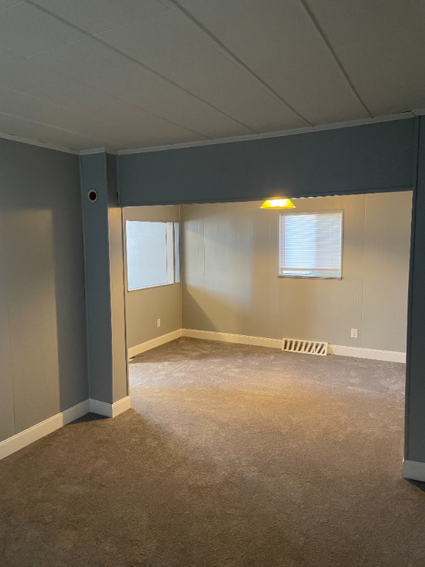 Arnold Multiplex: 1937 Kenneth Ave