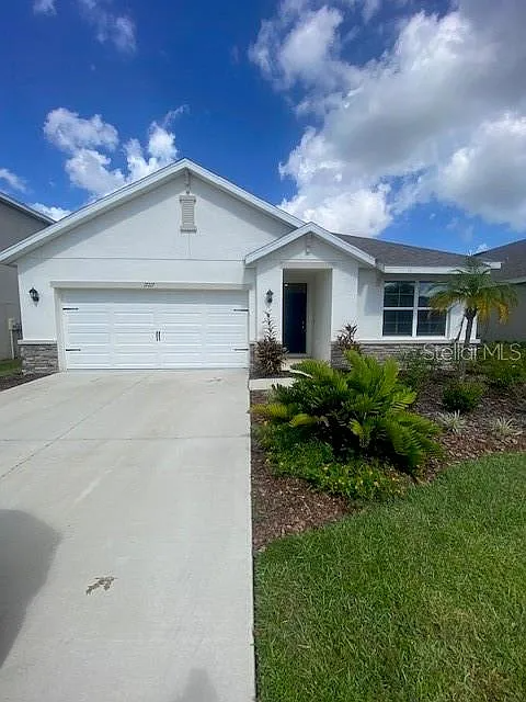 Bradenton House: 17217 Harvest Moon Way