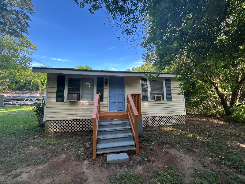 Macon House: 107 Shirley Drive