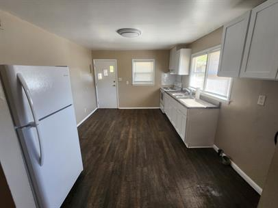 Raleigh House: 2844 Club Plaza Road