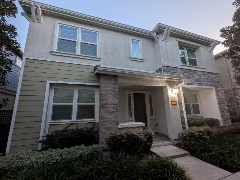 Dublin House: 2768 Alliston Loop