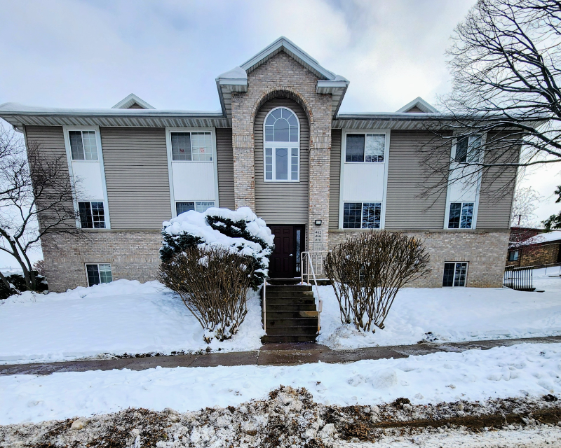 Iowa City Apartment: 460 Peterson St