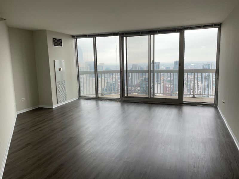 Chicago Condo: 12 W Grand Ave